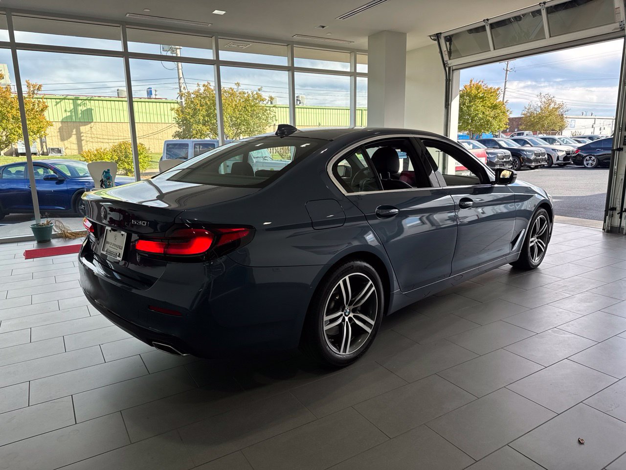 Used 2023 BMW 530i xDrive w/ Premium Package AWD/4WD image 8