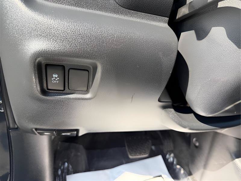 Used 2016 Nissan Versa SV w/ SV Appearance Package FWD image 20
