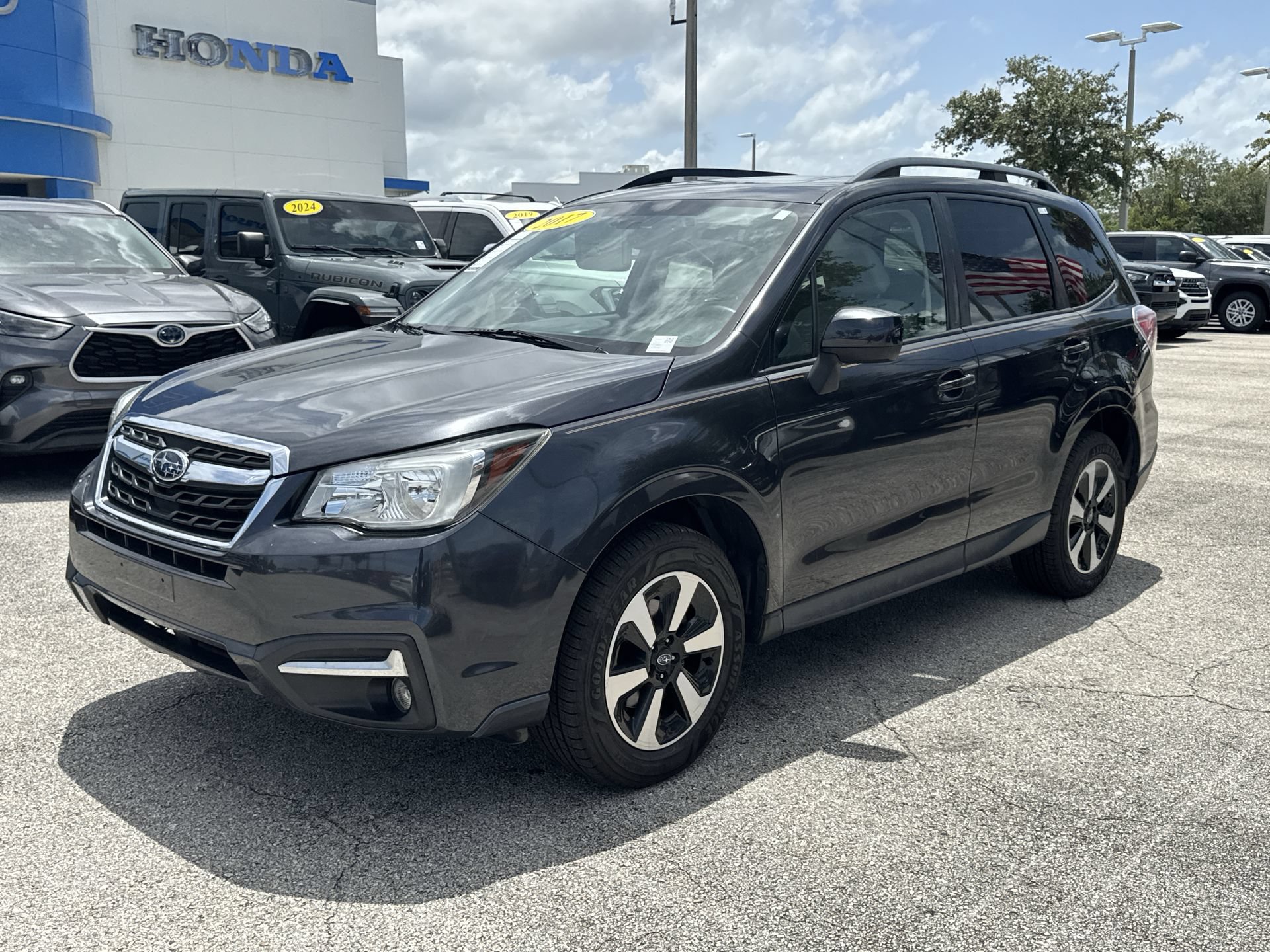 Used 2017 Subaru Forester 2.5i Premium AWD/4WD image 9