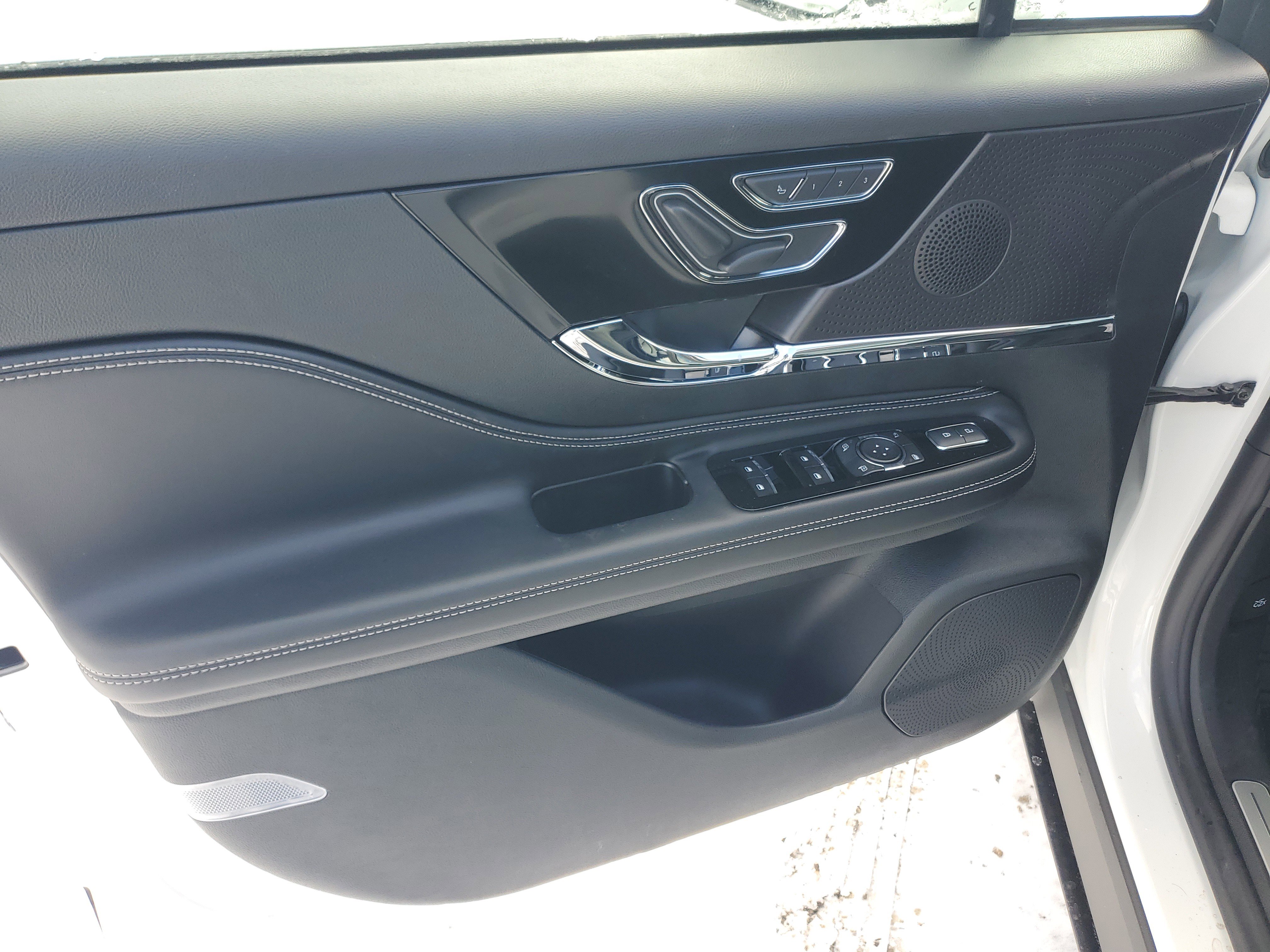 New 2026 Lincoln Corsair Premiere image 8