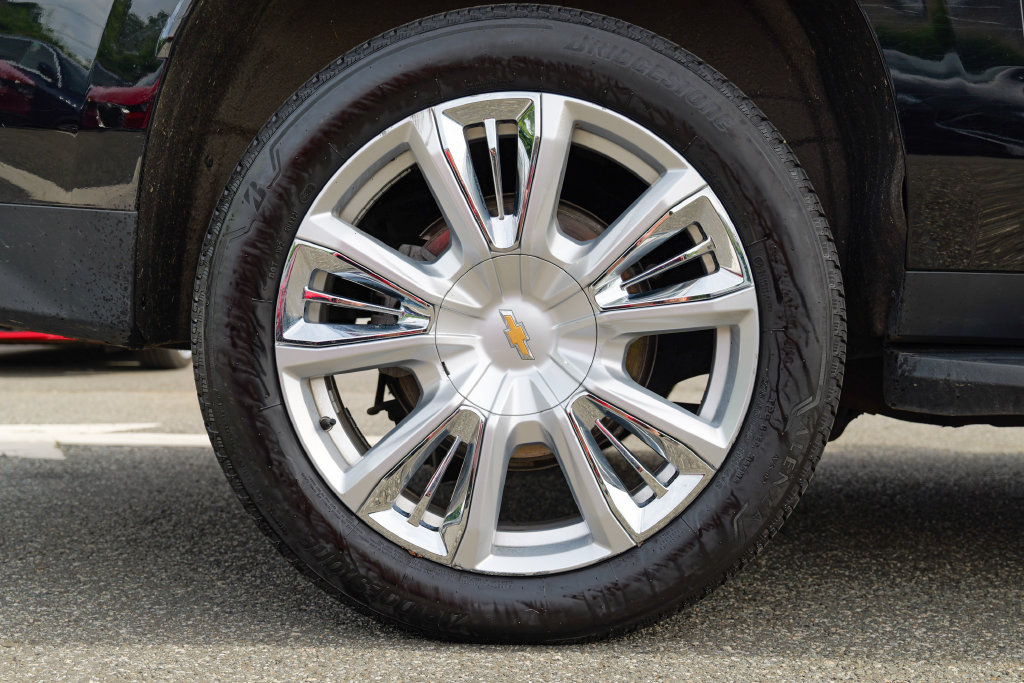 Used 2023 Chevrolet Suburban High Country AWD/4WD image 13