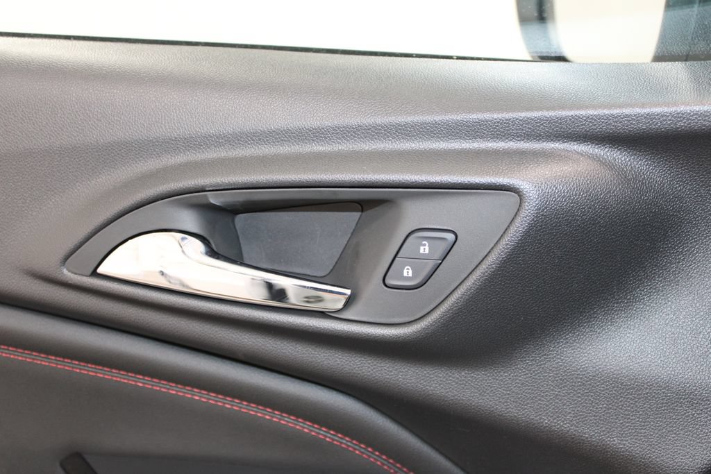 New 2026 Chevrolet Trax RS w/ Sunroof Package FWD image 38