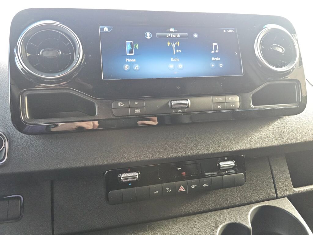 New 2025 Mercedes-Benz Sprinter 2500 image 24