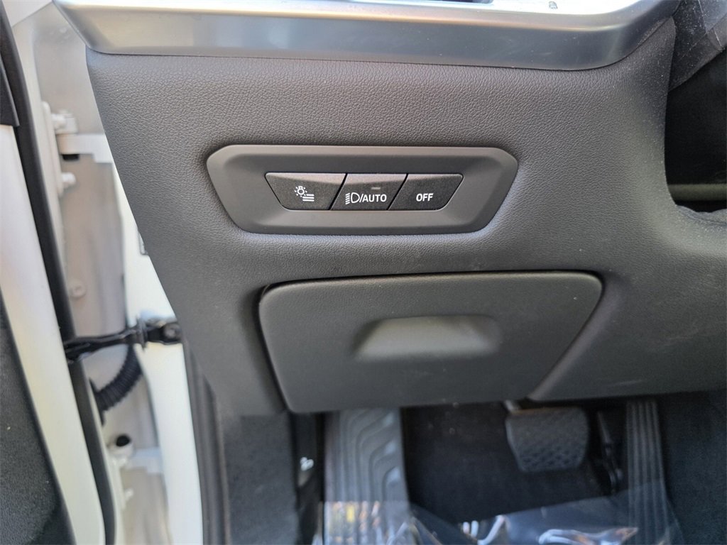 Certified 2025 BMW X5 sDrive40i w/ Premium Package image 27