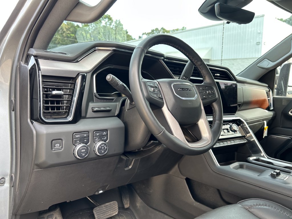 Used 2024 GMC Sierra 2500 Denali w/ Denali Reserve Package AWD/4WD image 10