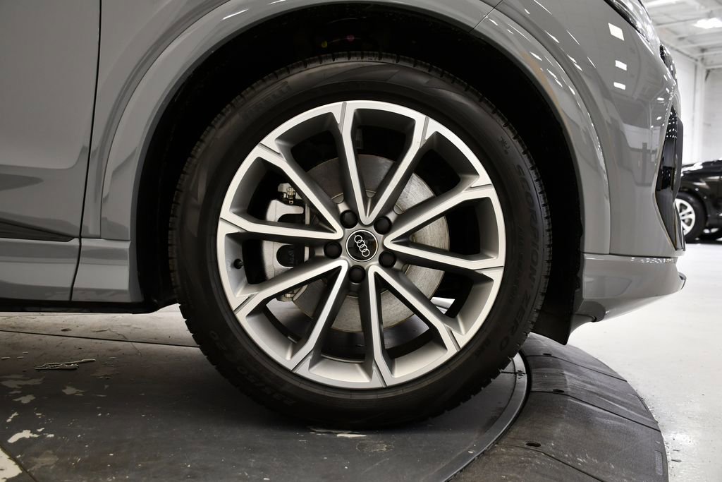 New 2026 Audi Q4 e-tron Premium image 17