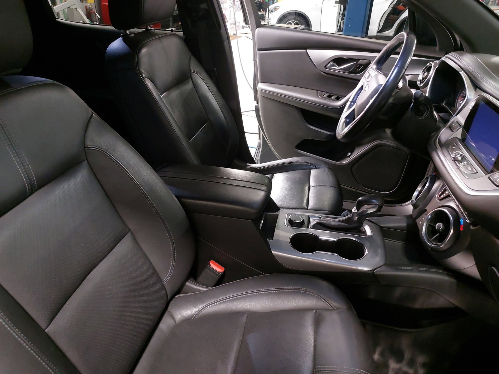 Used 2020 Chevrolet Blazer LT w/ LPO, Floor Liner Package FWD image 10
