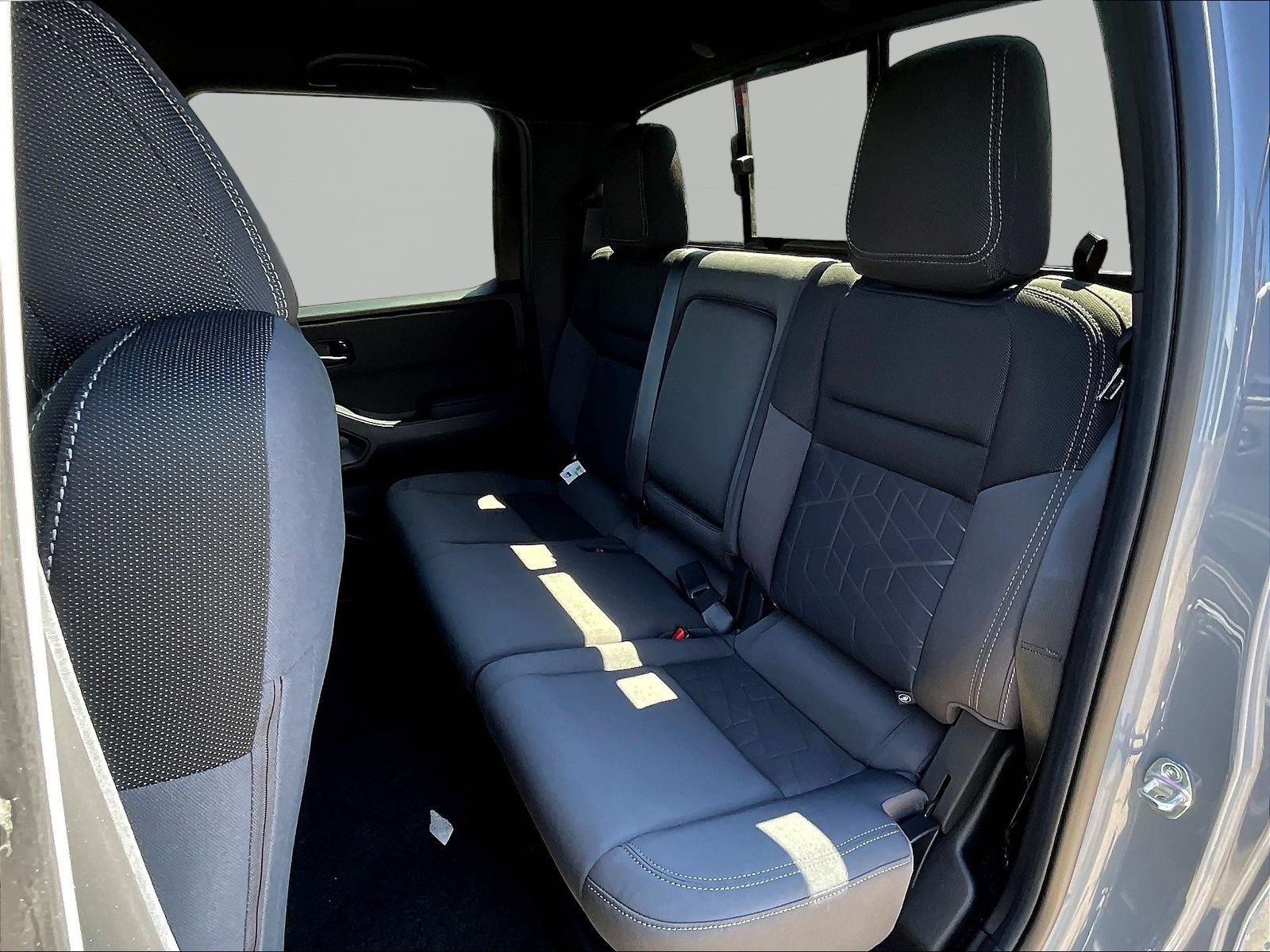 New 2026 Nissan Frontier SV w/ SV Convenience Package AWD/4WD image 17
