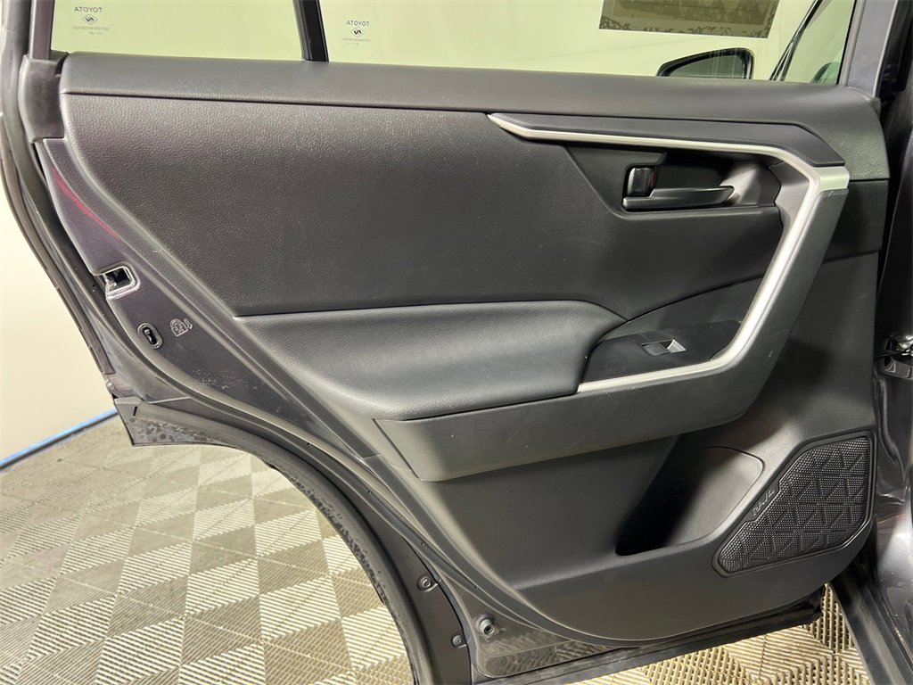Used 2022 Toyota RAV4 LE image 20