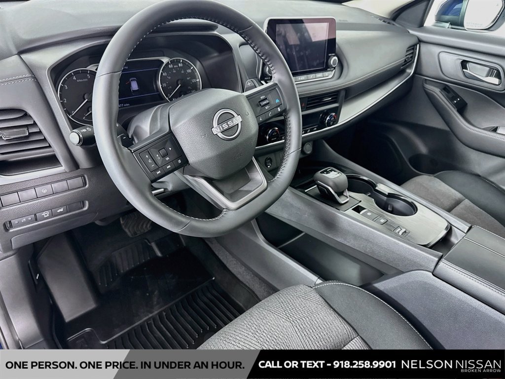 Certified 2026 Nissan Rogue SV FWD image 9