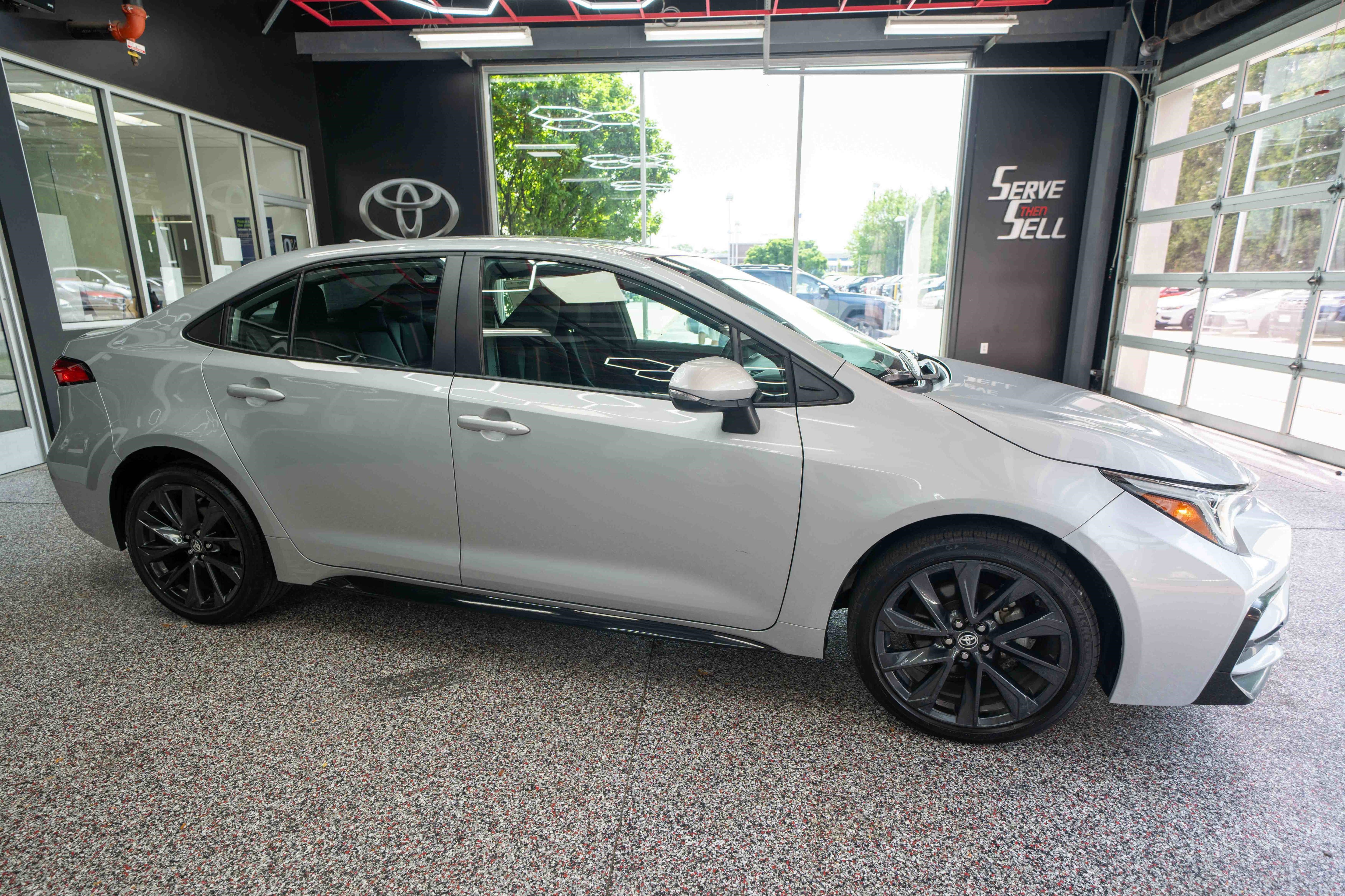 Used 2024 Toyota Corolla SE FWD image 5