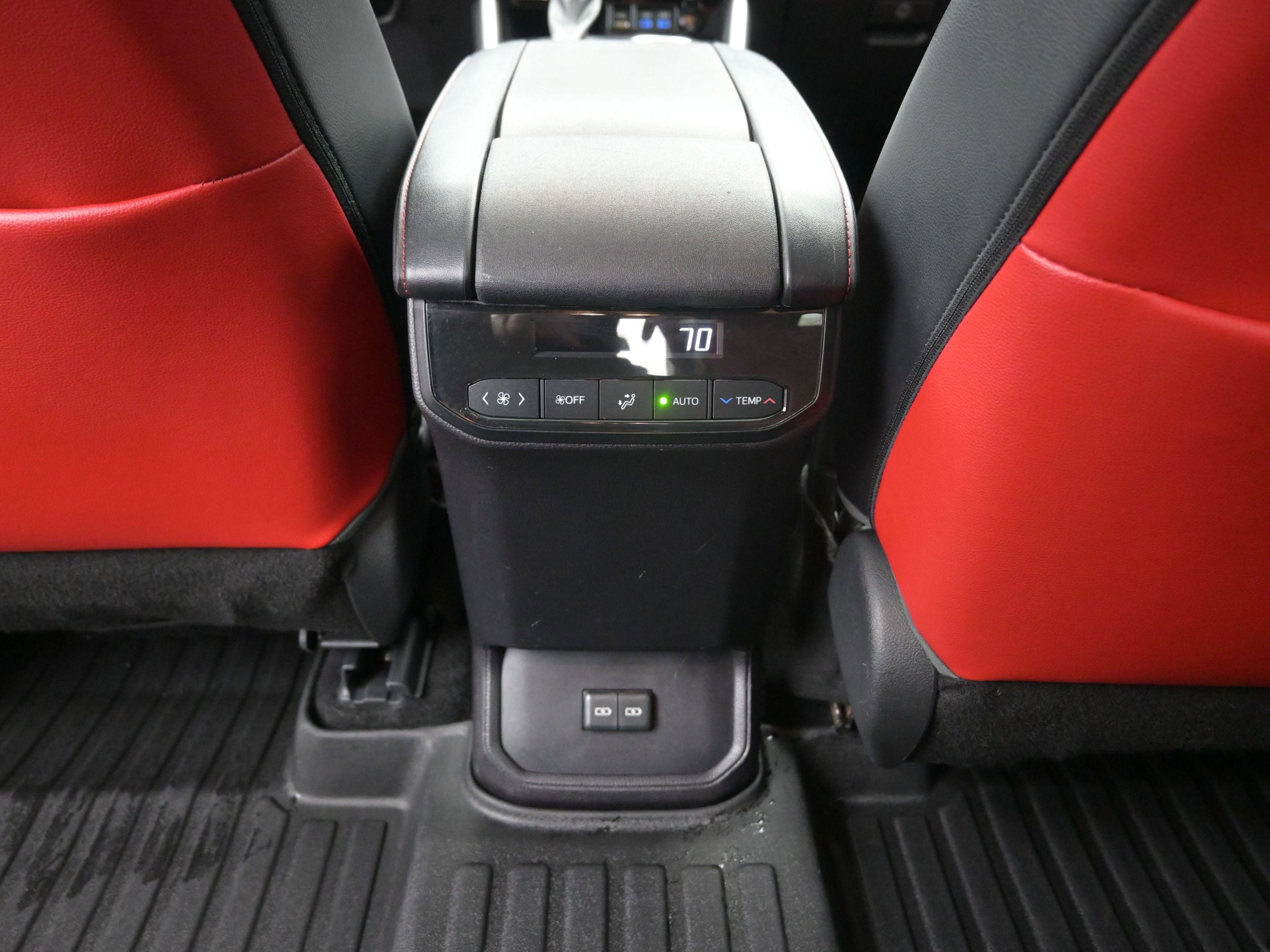 Used 2022 Toyota Highlander XSE image 22