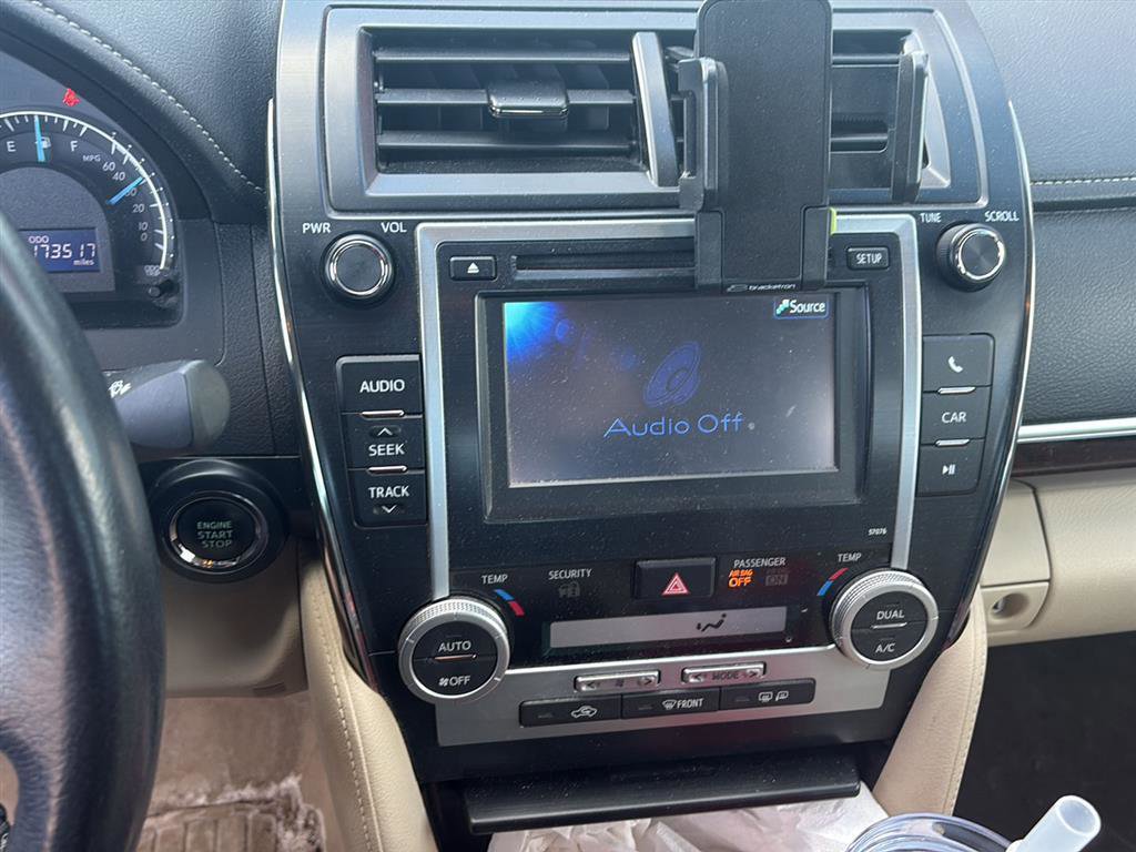 Used 2014 Toyota Camry XLE image 10