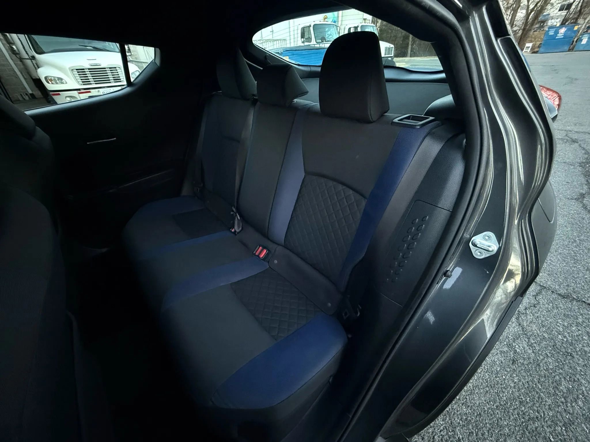 Used 2022 Toyota C-HR XLE image 22