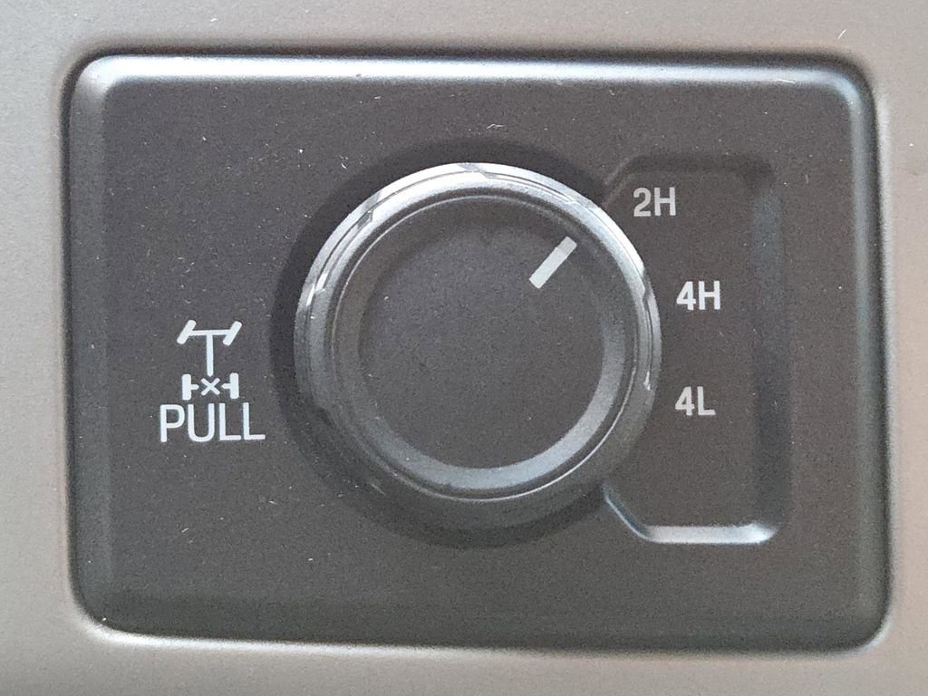 Used 2017 Ford F250 Lariat w/ Chrome Package image 4