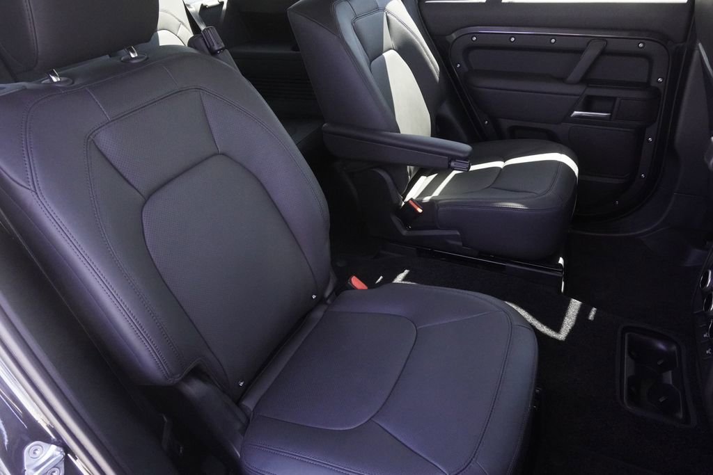 New 2025 Land Rover Defender 130 S image 27