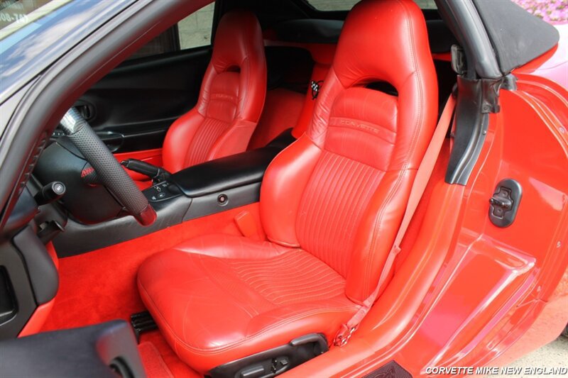 Used 2001 Chevrolet Corvette Coupe w/ Preferred Equipment Group2 RWD image 20