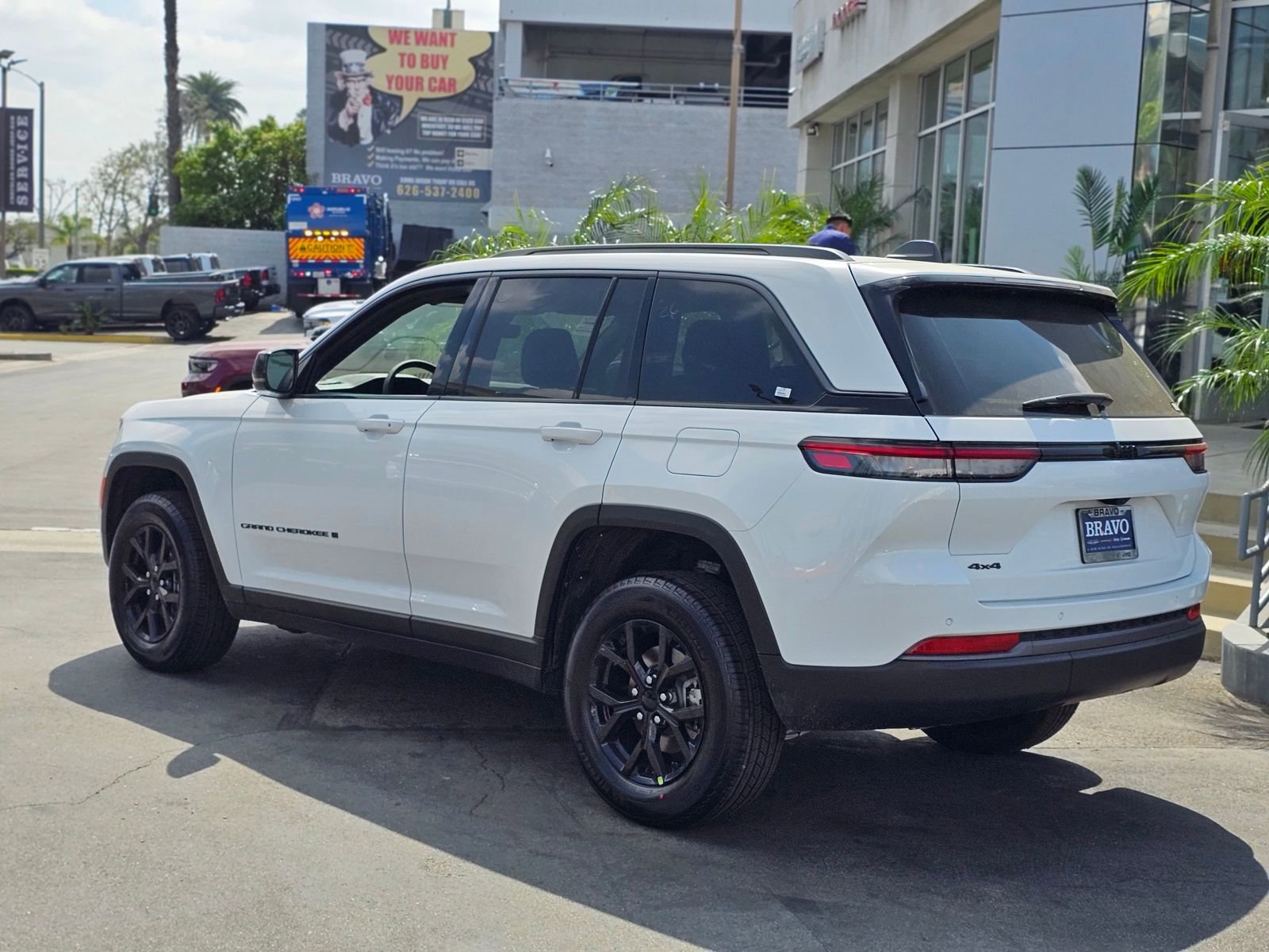New 2026 Jeep Grand Cherokee Laredo image 5