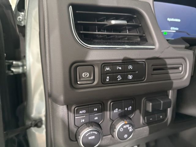 Used 2023 Chevrolet Suburban Z71 w/ Luxury Package AWD/4WD image 20