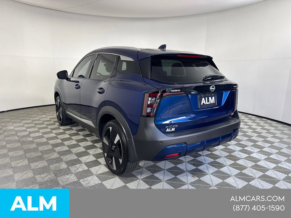 Used 2025 Nissan Kicks SR image 10