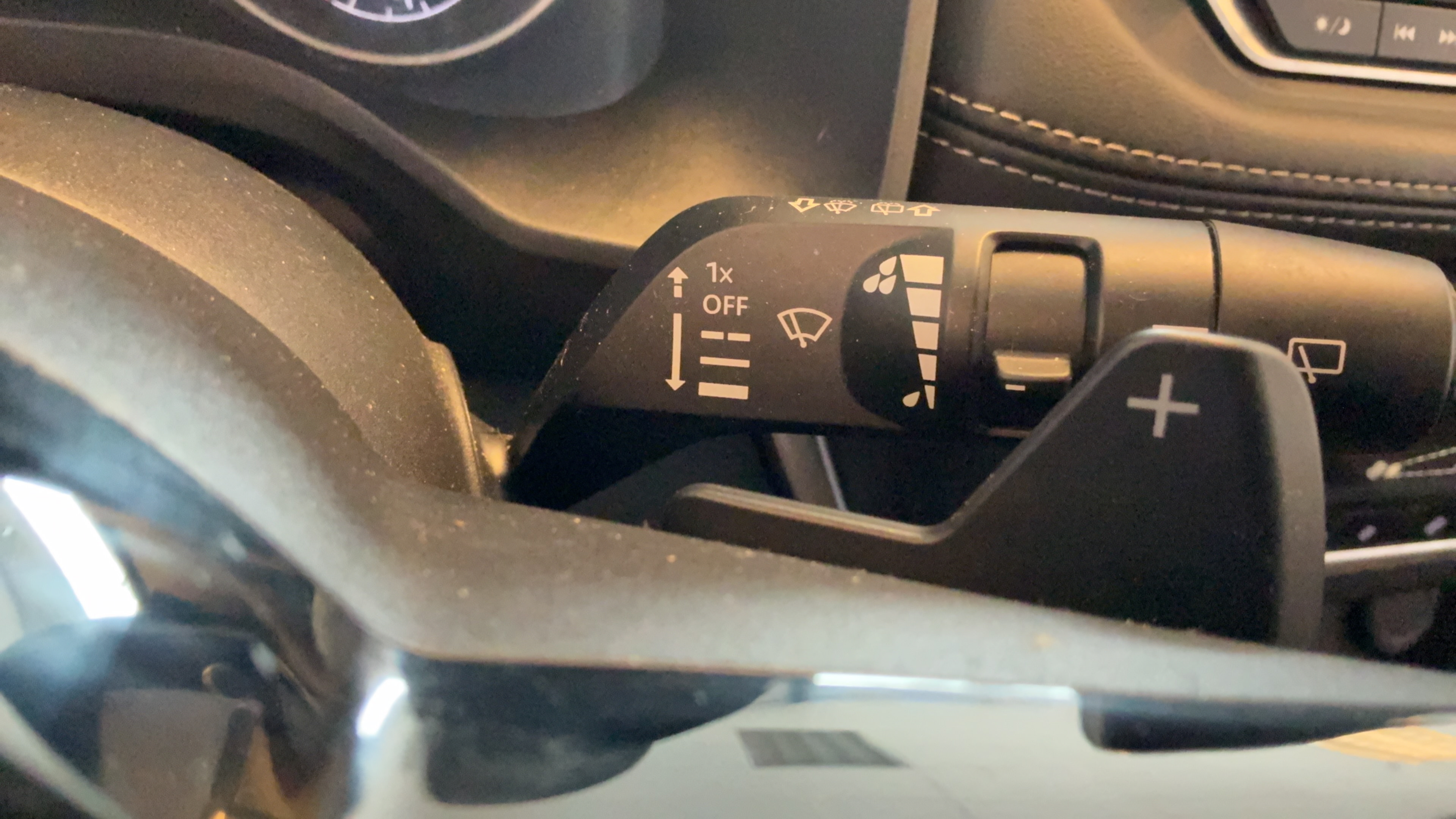 Used 2023 Nissan Rogue SV w/ SV Premium B Package FWD image 18