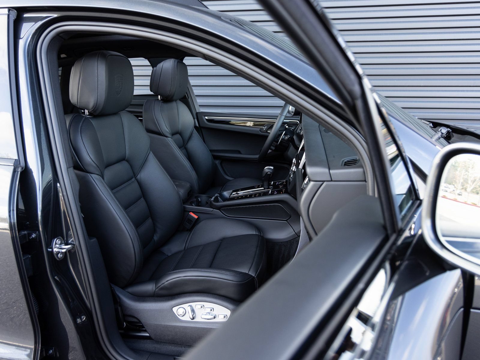 New 2026 Porsche Macan AWD/4WD image 31