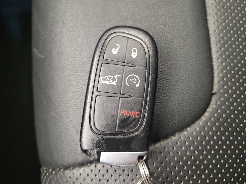 Used 2019 Jeep Cherokee Limited AWD/4WD image 32