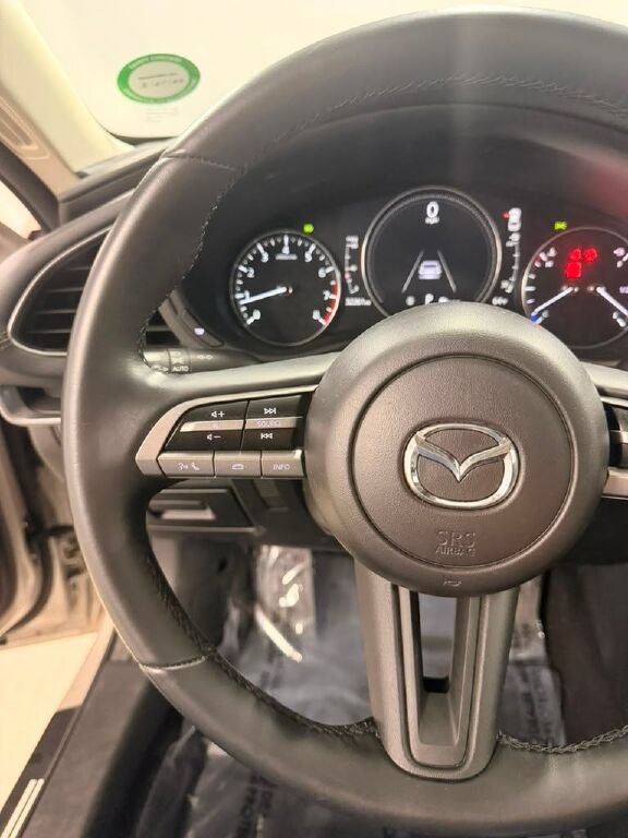 Used 2022 MAZDA MAZDA3 s FWD image 24