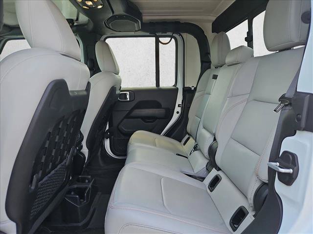 Used 2021 Jeep Gladiator Mojave AWD/4WD image 15