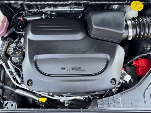 Used 2025 Chrysler Pacifica Select FWD image 22