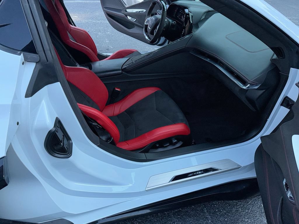 Used 2024 Chevrolet Corvette Z06 RWD image 32