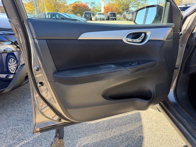 Used 2015 Nissan Sentra SV FWD image 11