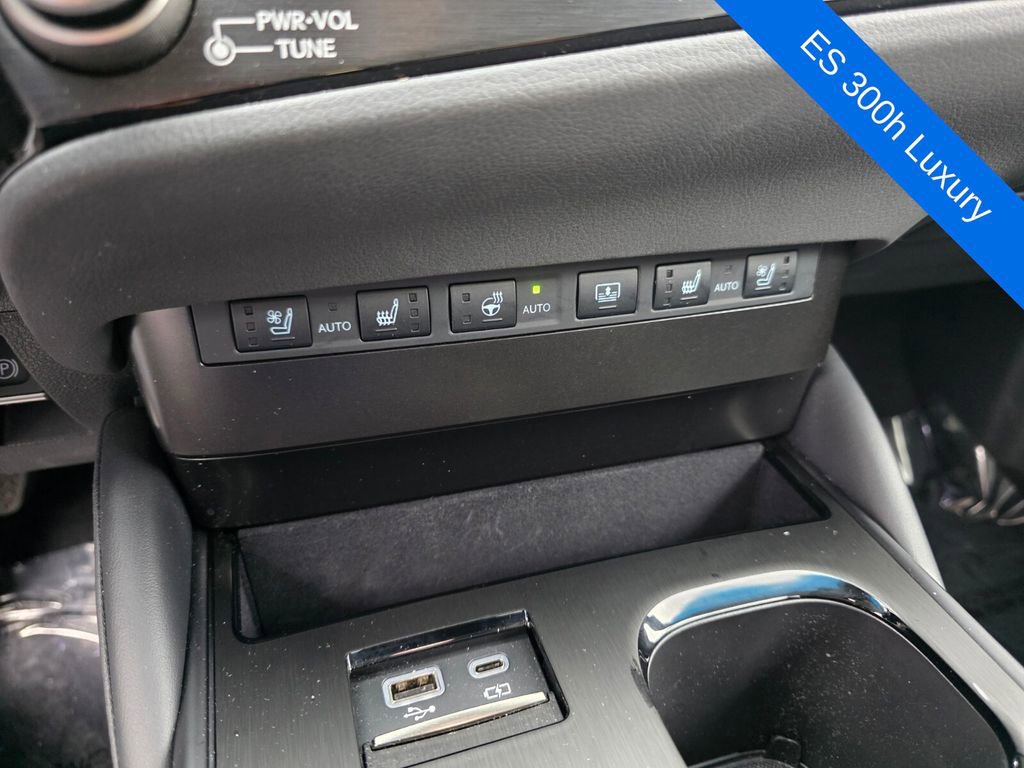 Used 2025 Lexus ES 300h w/ Technology Package image 24