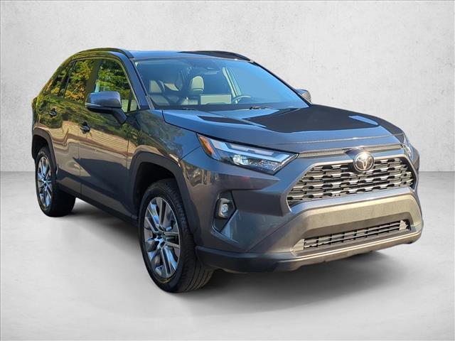 Used 2023 Toyota RAV4 XLE Premium image 3