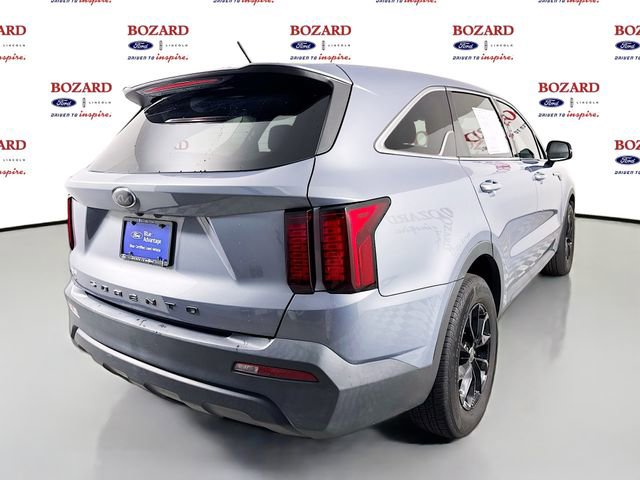 Used 2021 Kia Sorento LX image 8