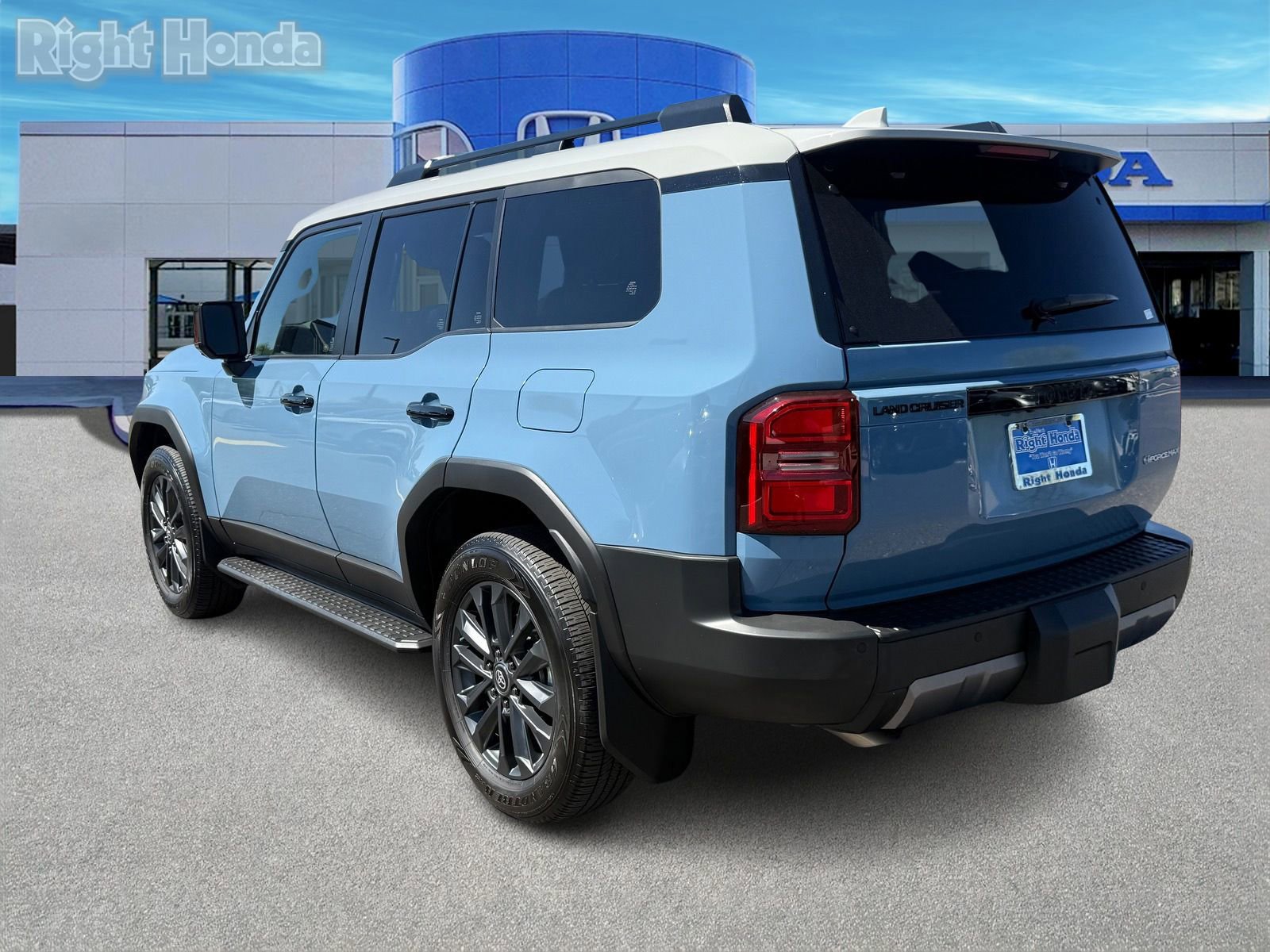 Used 2024 Toyota Land Cruiser image 4
