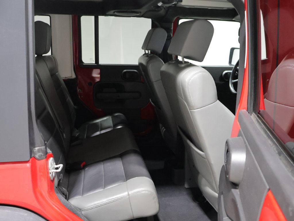Used 2010 Jeep Wrangler Unlimited Rubicon w/ Dual Top Group AWD/4WD image 19
