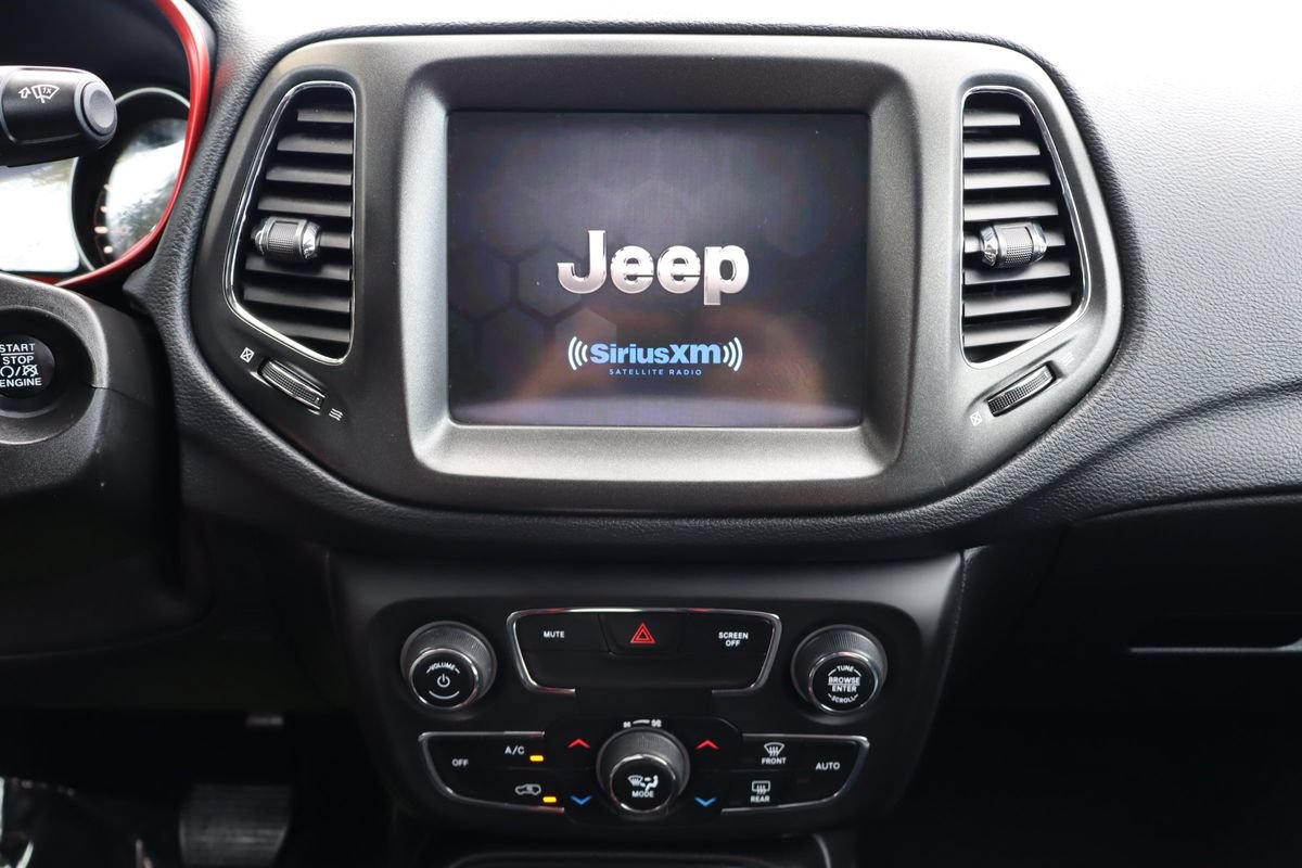 Used 2018 Jeep Compass Trailhawk AWD/4WD image 34