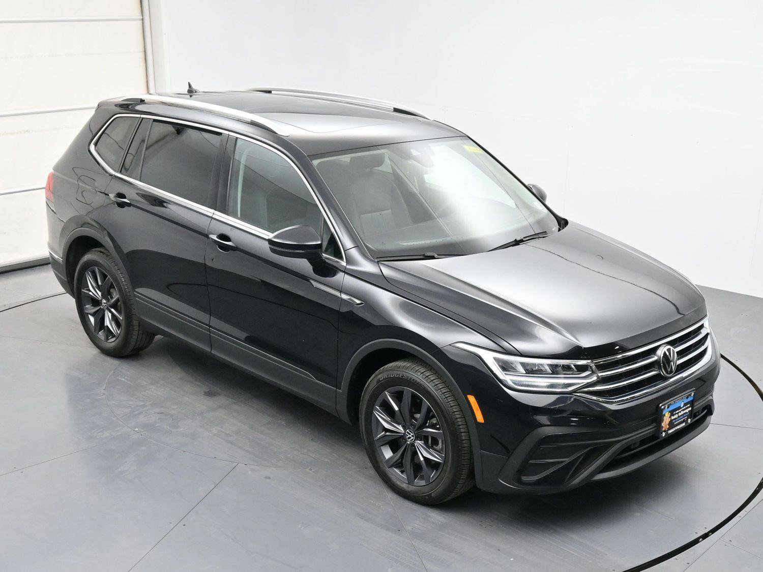 Used 2023 Volkswagen Tiguan SE w/ Panoramic Sunroof Package AWD/4WD image 34