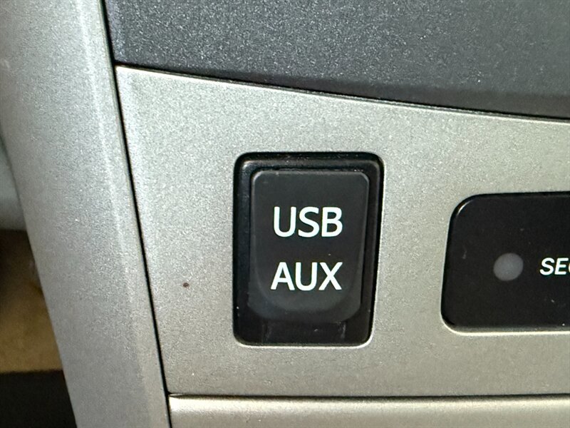 Used 2013 Toyota Corolla LE FWD image 30
