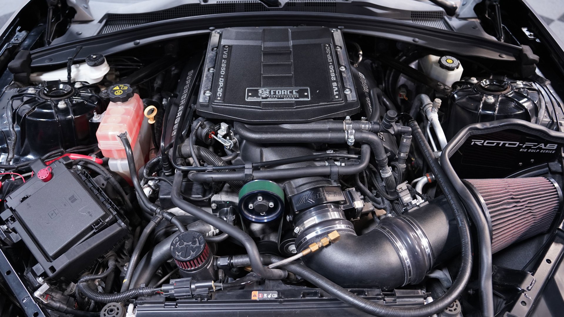 Used 2018 Chevrolet Camaro ZL1 RWD image 3