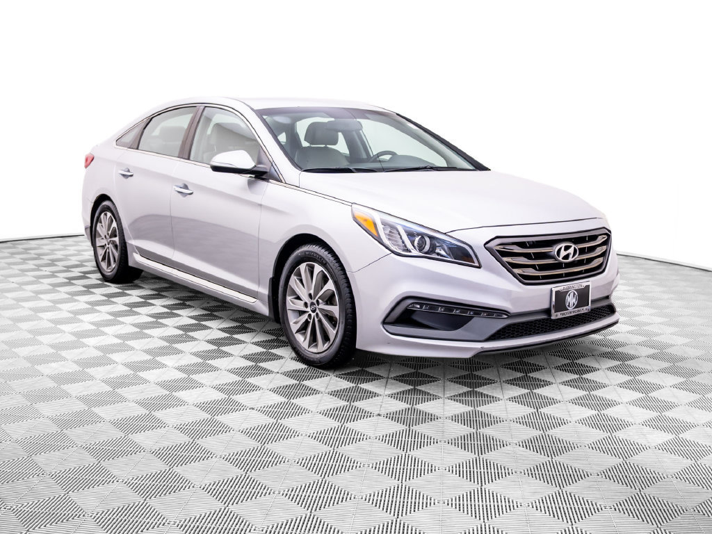 Used 2015 Hyundai Sonata Sport w/ Option Group 03 FWD image 10