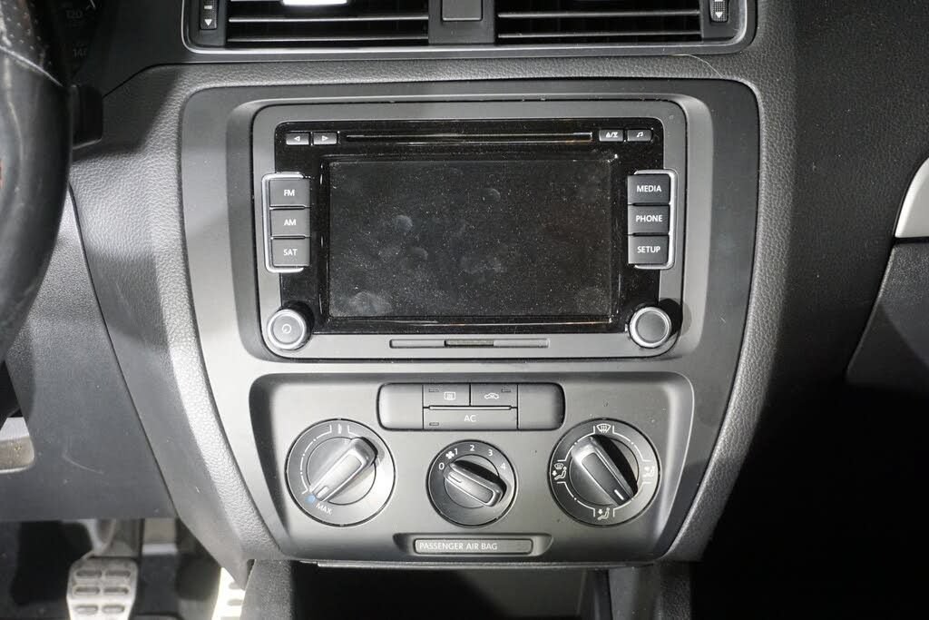Used 2012 Volkswagen Jetta GLI FWD image 14