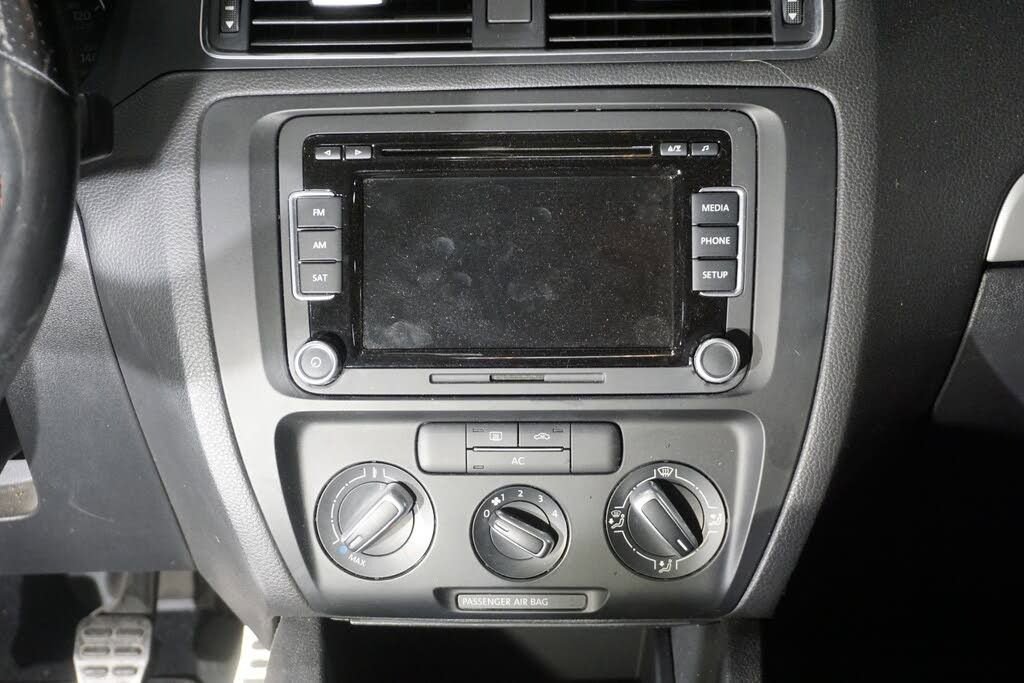Used 2012 Volkswagen Jetta GLI FWD image 14