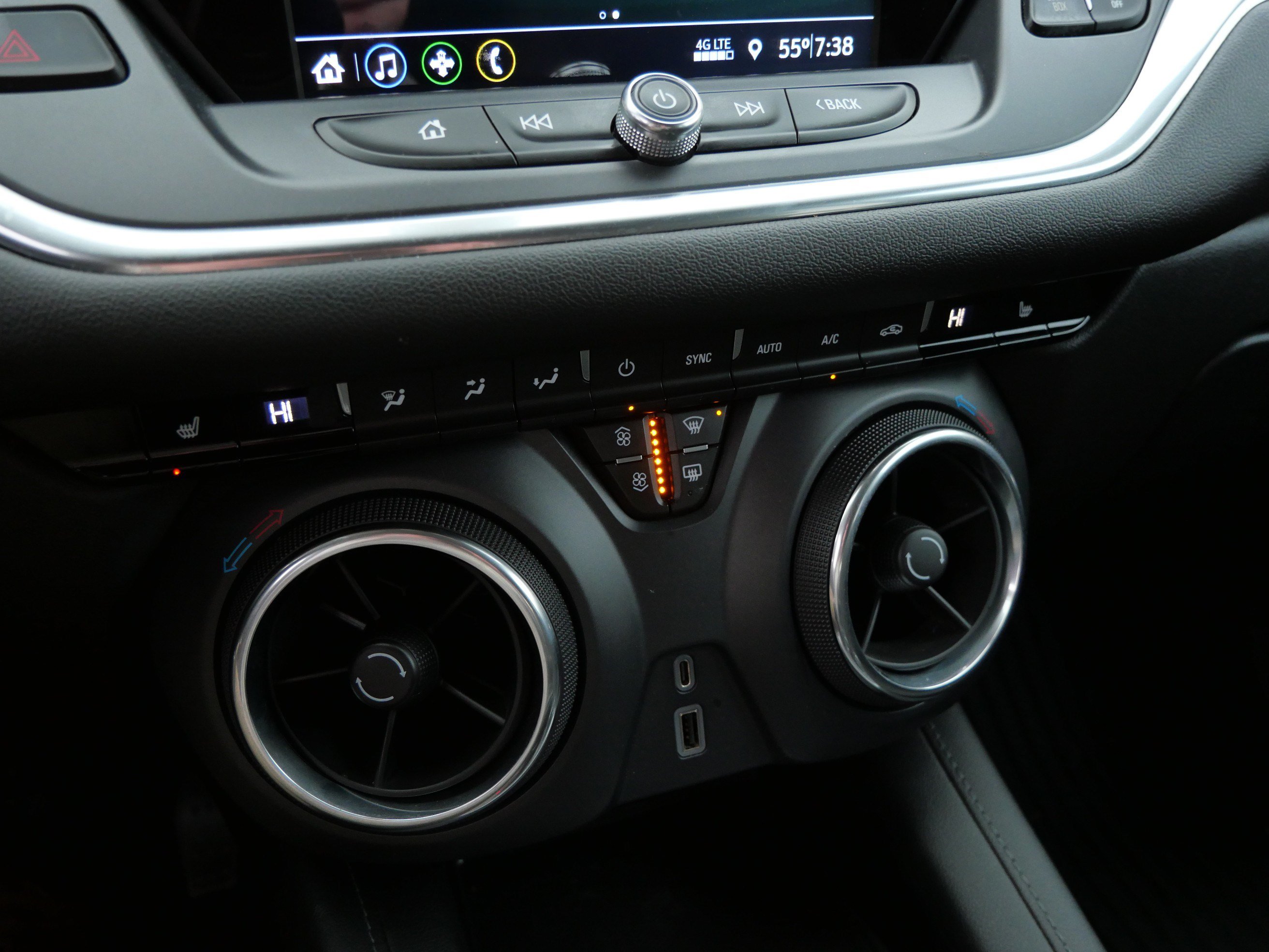 Used 2019 Chevrolet Blazer LT AWD/4WD image 30