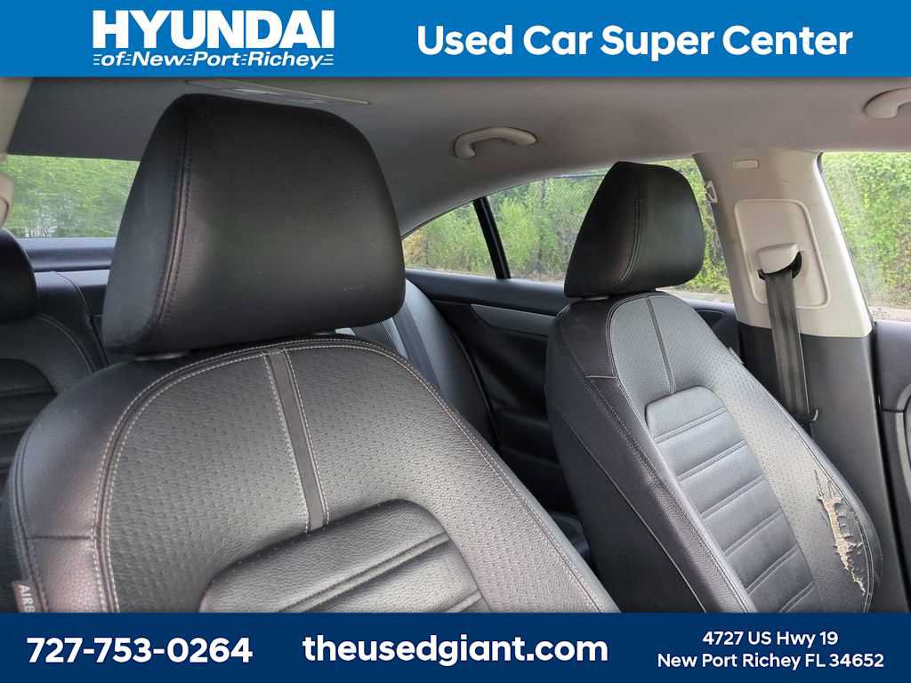 Used 2012 Volkswagen CC Sport FWD image 6