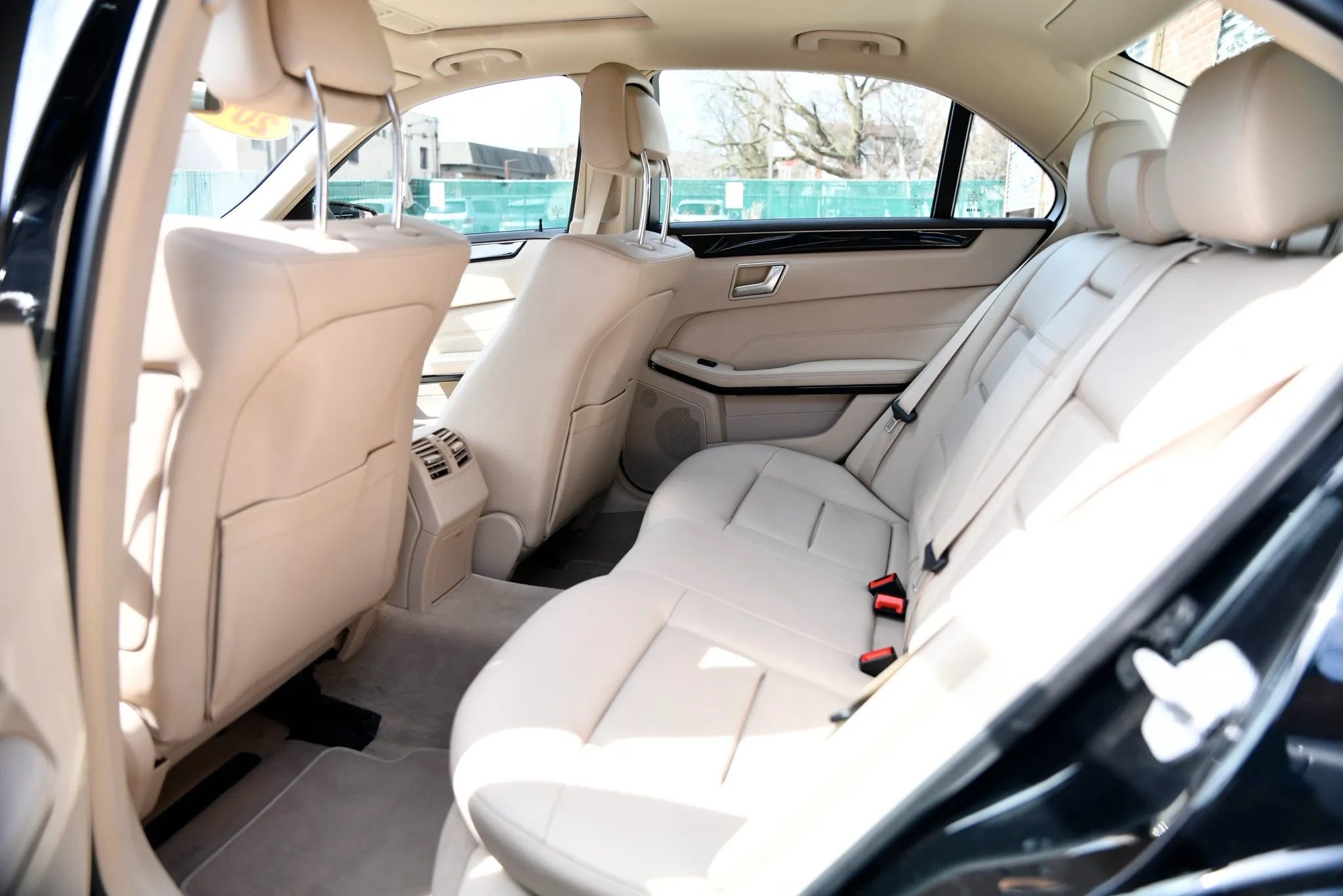 Used 2016 Mercedes-Benz E 350 4MATIC Sedan image 29