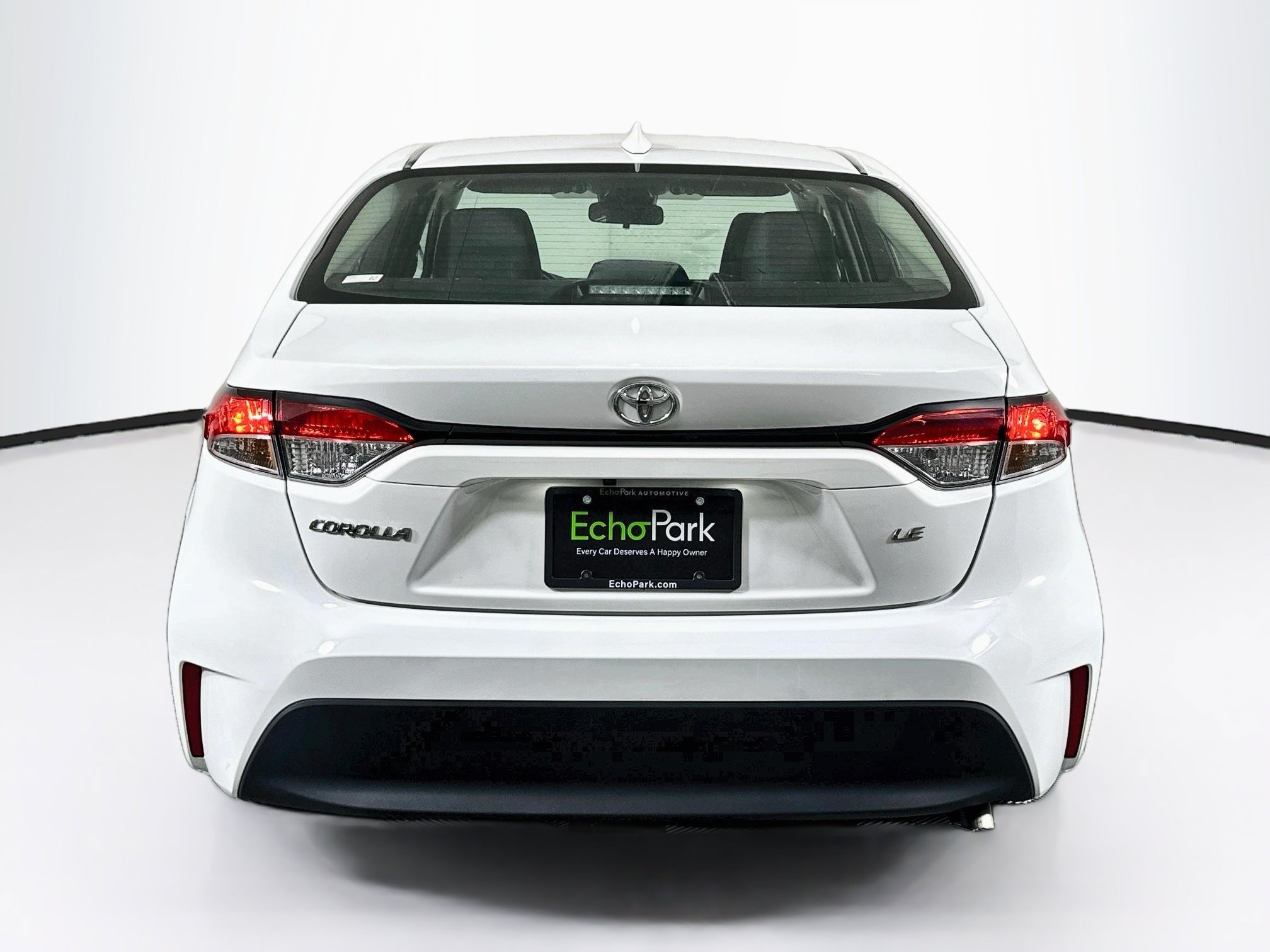 Used 2025 Toyota Corolla LE FWD image 7