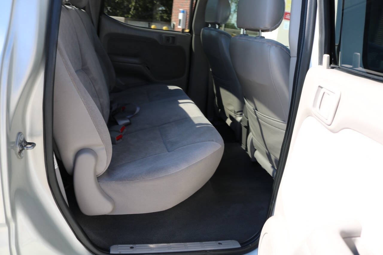 Used 2004 Toyota Tacoma PreRunner RWD image 98