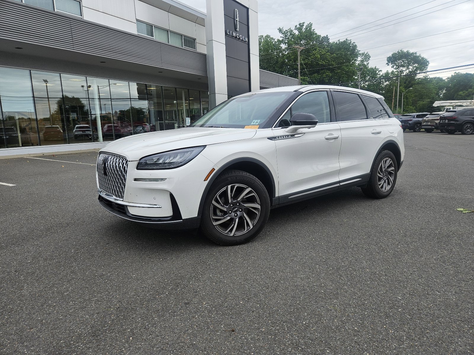 Used 2023 Lincoln Corsair AWD w/ Equipment Group 101A image 1